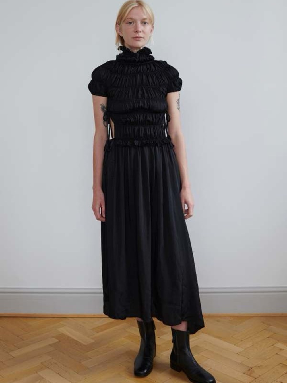 Cordera Fluid Sculpted Dress - Picture 9 of 12